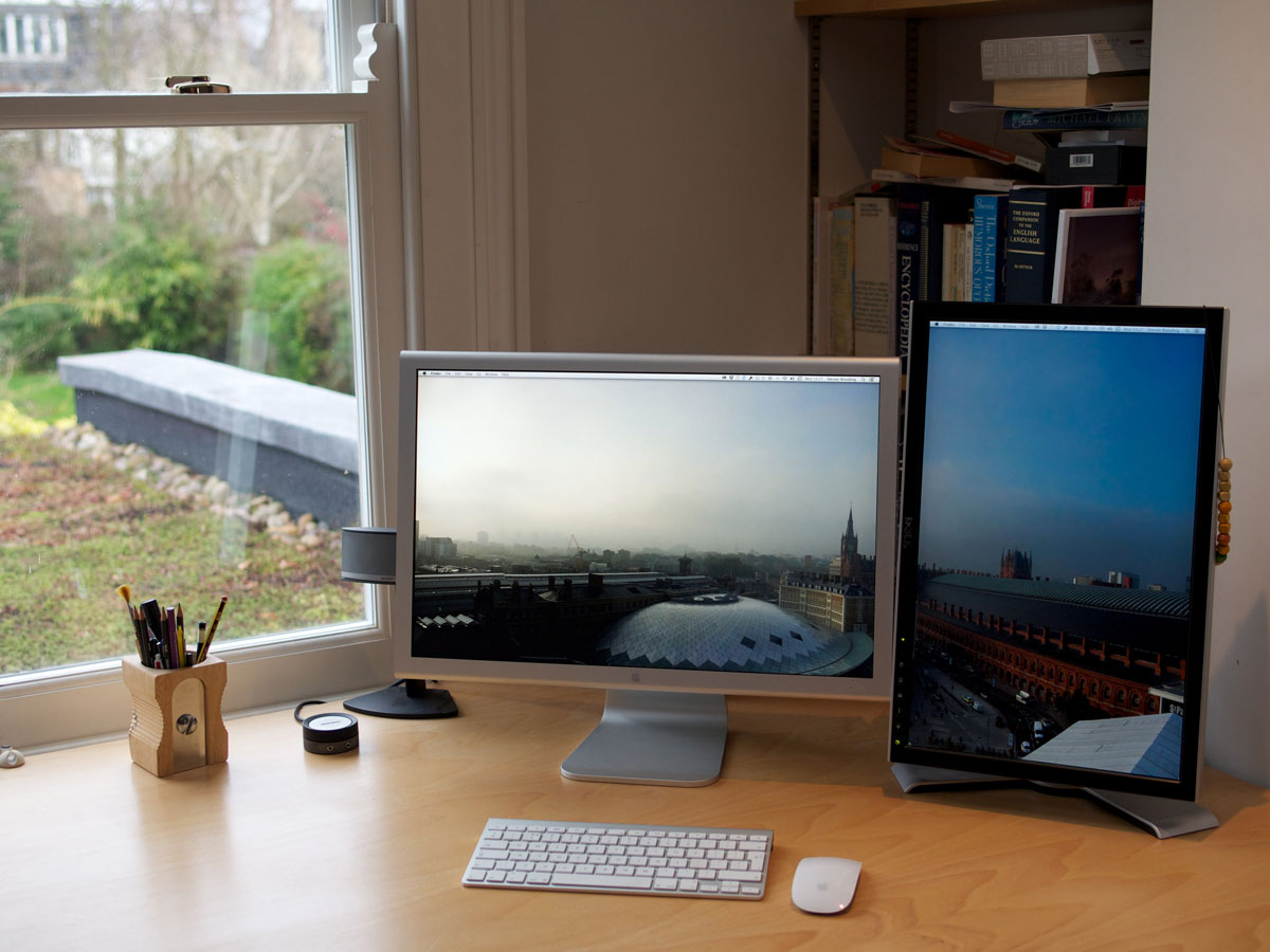 Steven Wooding's home desk