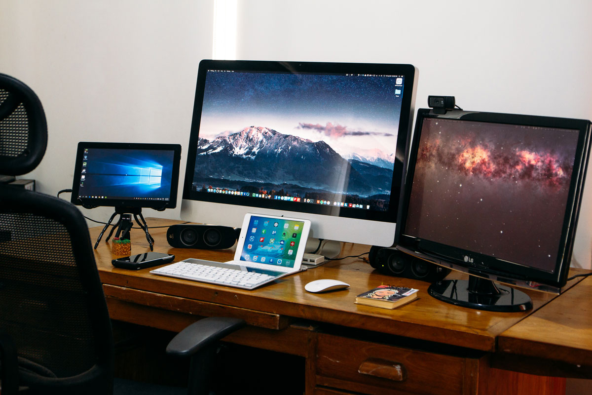 Arturo Goga's desk