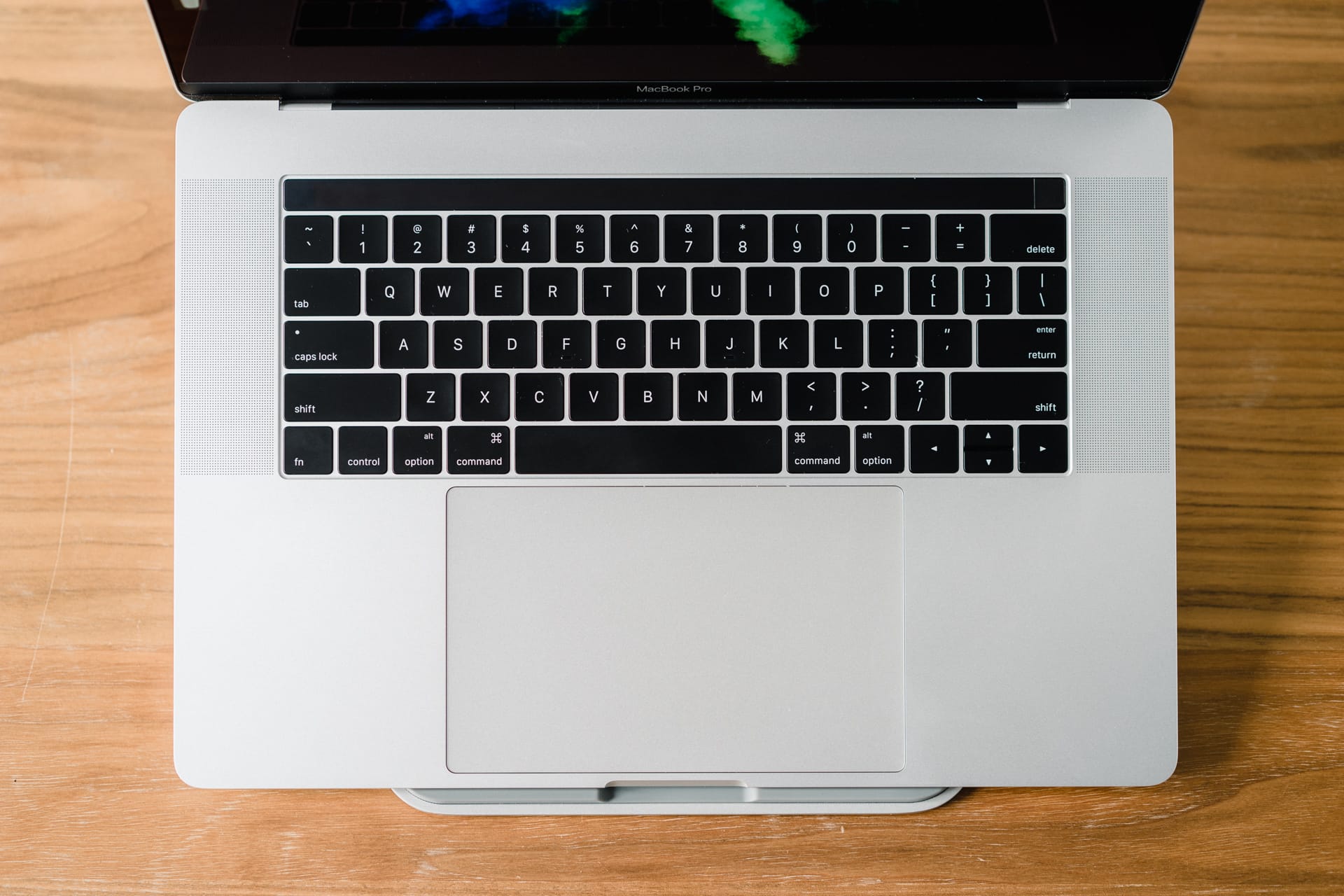 Macbook Pro Touch Bar 15インチ