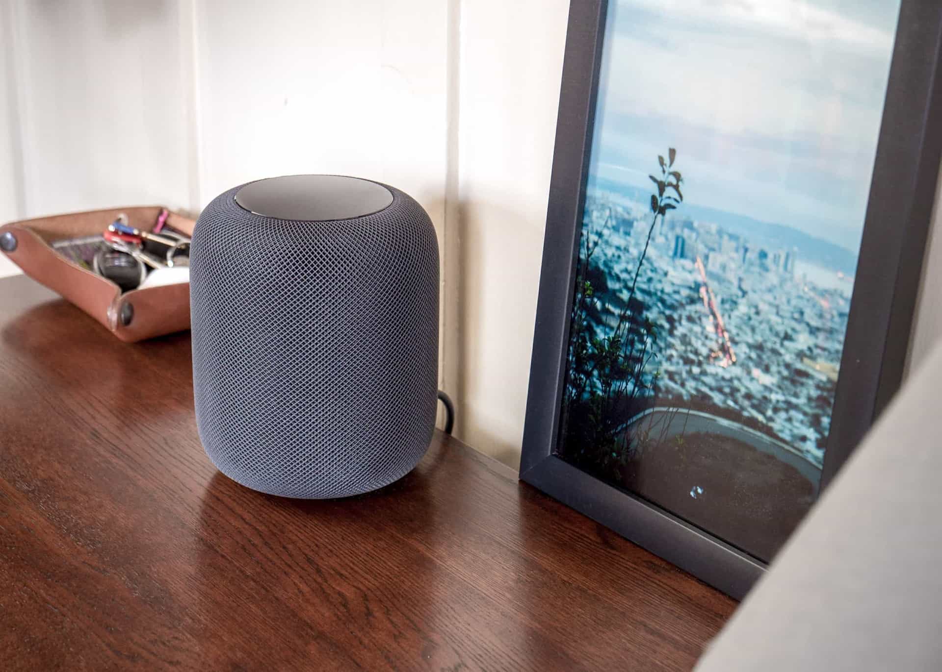 A review of Apple's new HomePod, a reader's iOS setup, a Q&A with the