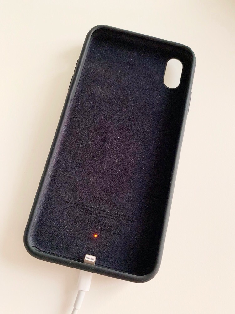 A Review of the iPhone XS Max Smart Battery Case – The Sweet Setup