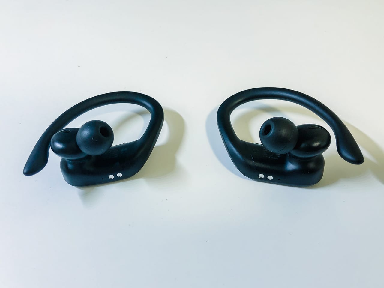 Used Right Side Earbud For Powerbeats Pro Wireless Earphones - Black, Very Good Condition