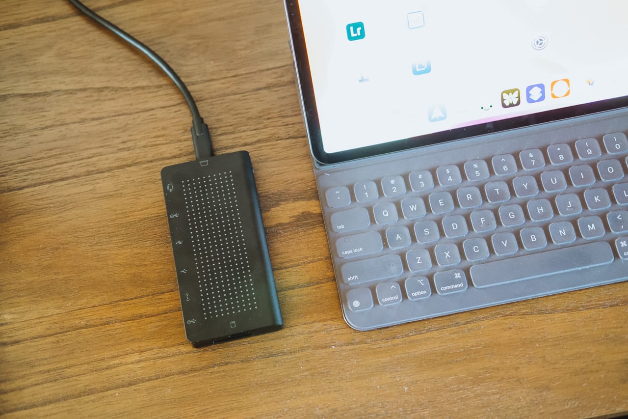 Twelve South StayGo USB Type-C Hub (Matte Black) 12-1907 B&H