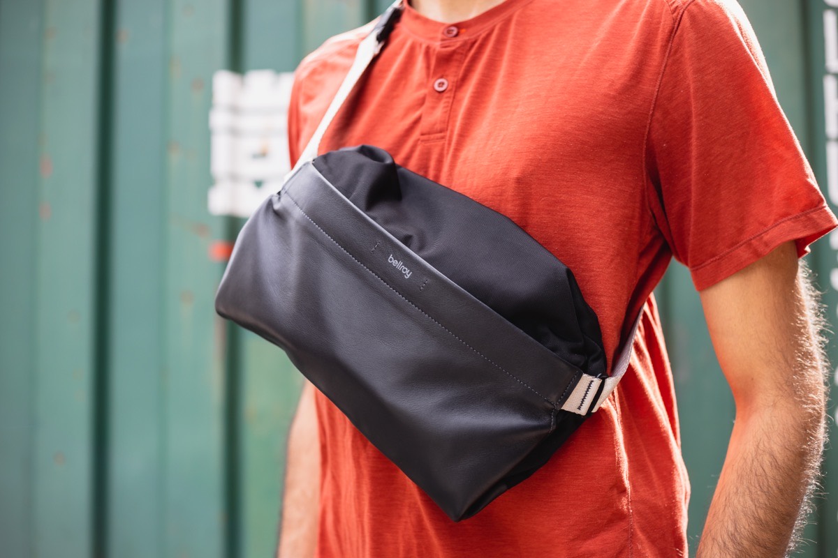 ベルロイ Bellroy sling Premiumブラック - ショルダーバッグ