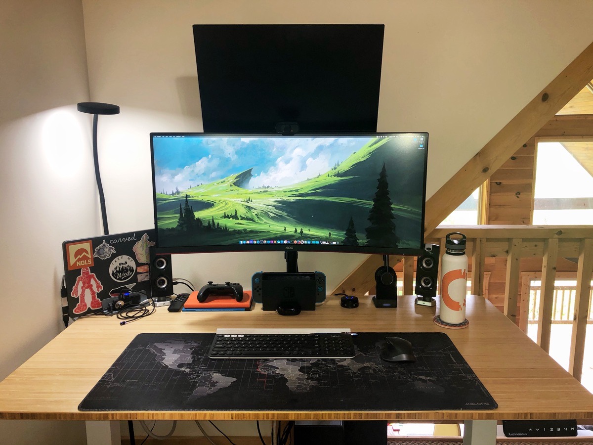 Jonathan Pulley's desk from the front