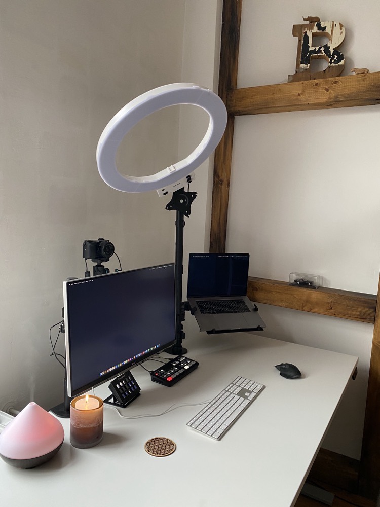 Richard Seidl's desk angle