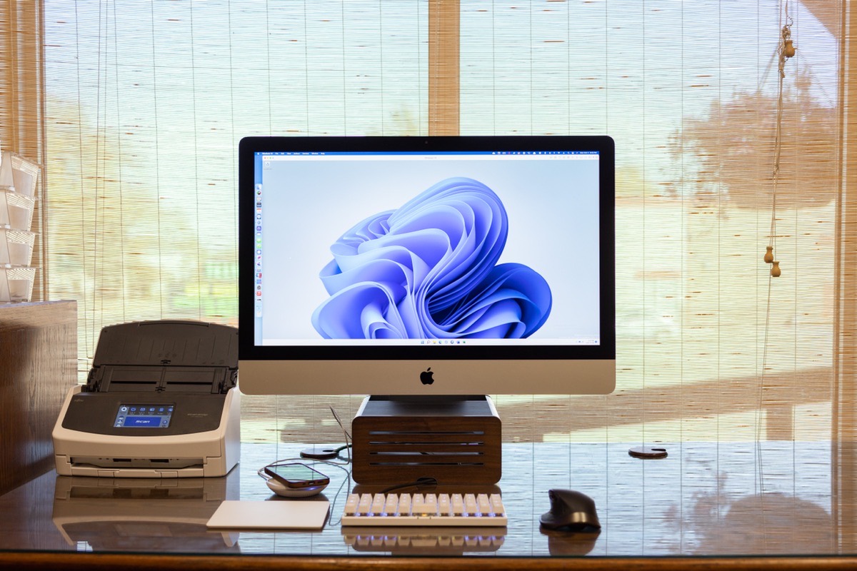 Josh Ginter’s iMac Setup for Accounting