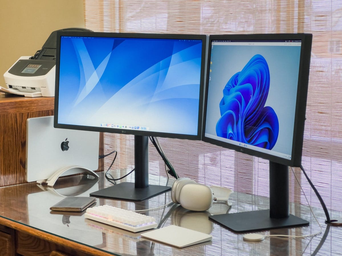 Josh Ginter's 2022 M1 Pro MacBook Pro Accounting Setup – The Sweet Setup