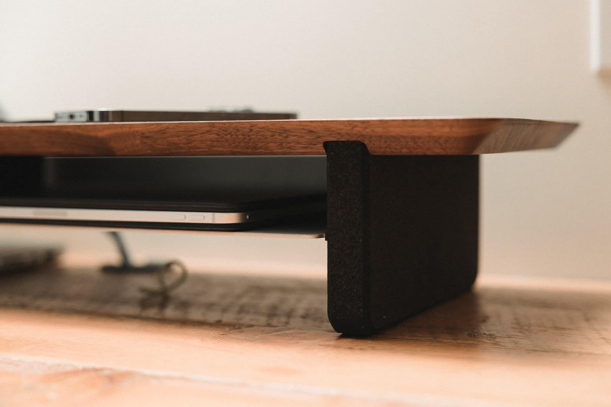 Grovemade Desk Shelf Review: Elevate your desk w/ a shelf and Qi pad