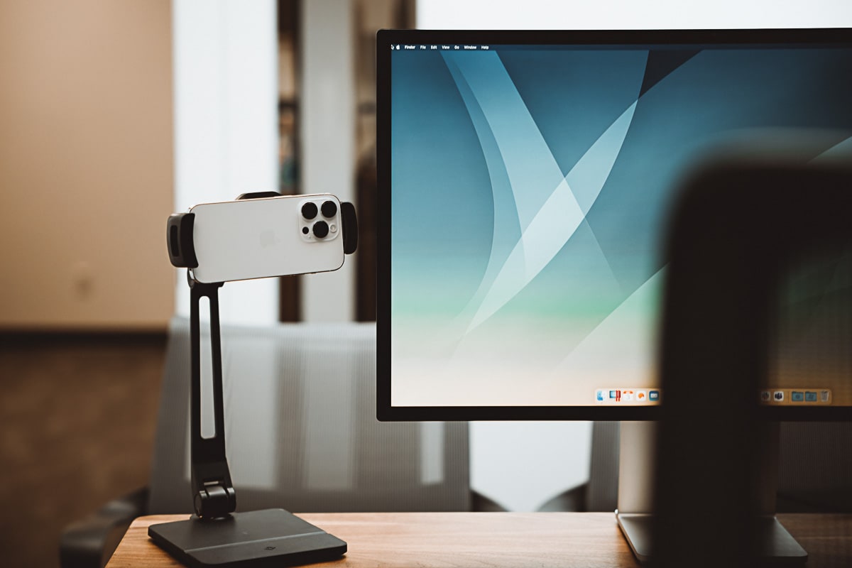 monitor with camera for mac